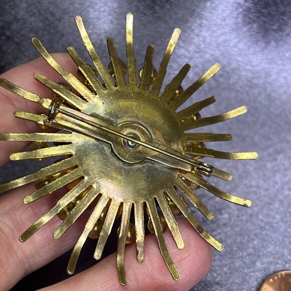 Vintage Faux Pearl and Sparkling Rhinestone Sunburst Brooch Pin - Picture 6 of 6